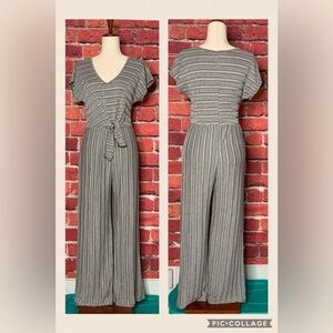 NWT Caution to the Wind Med B&W Short Sleeve Tie Front Romper Jumpsuit